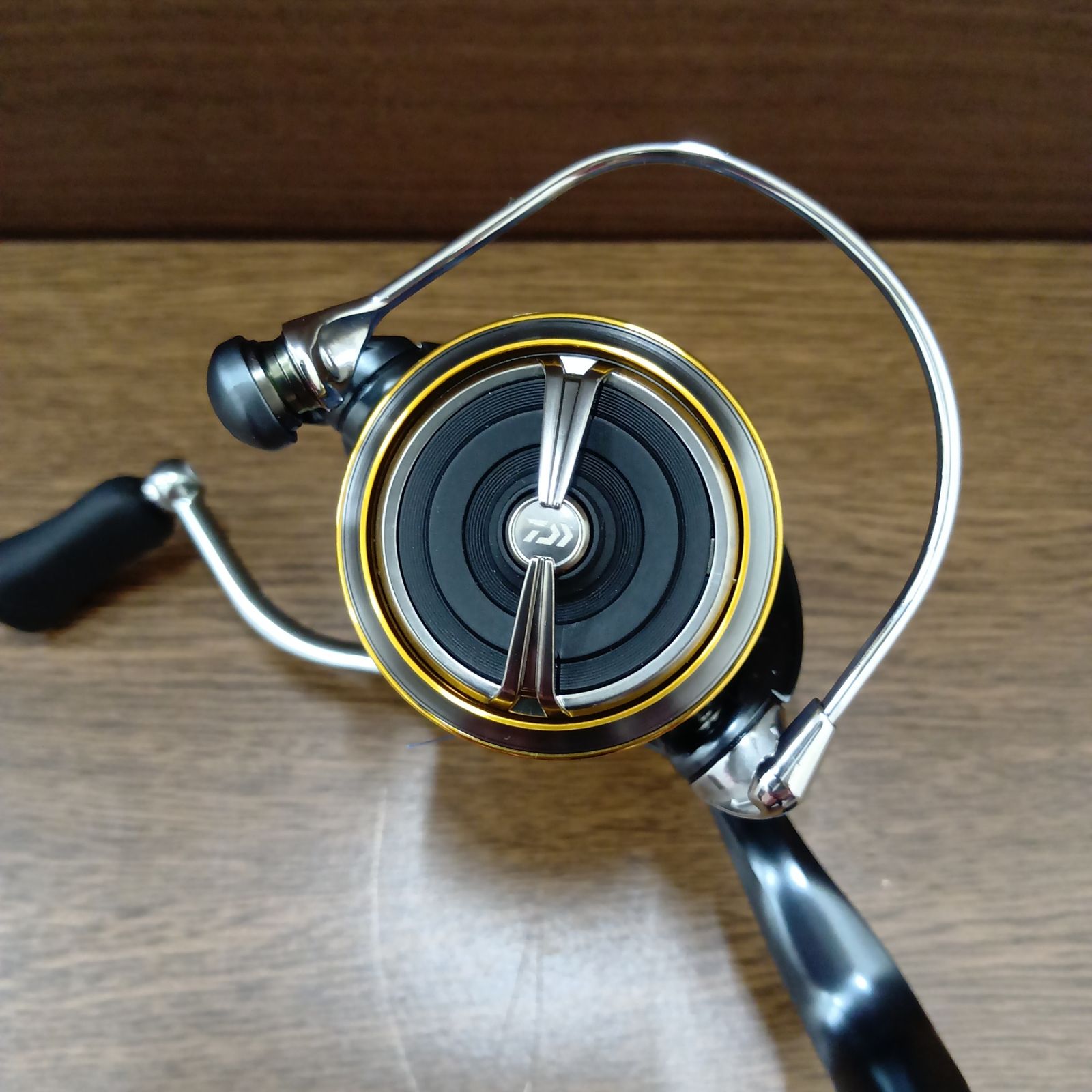 ダイワ(DAIWA) 23 エアリティ PC LT2500-H スピニングリール 【極美品