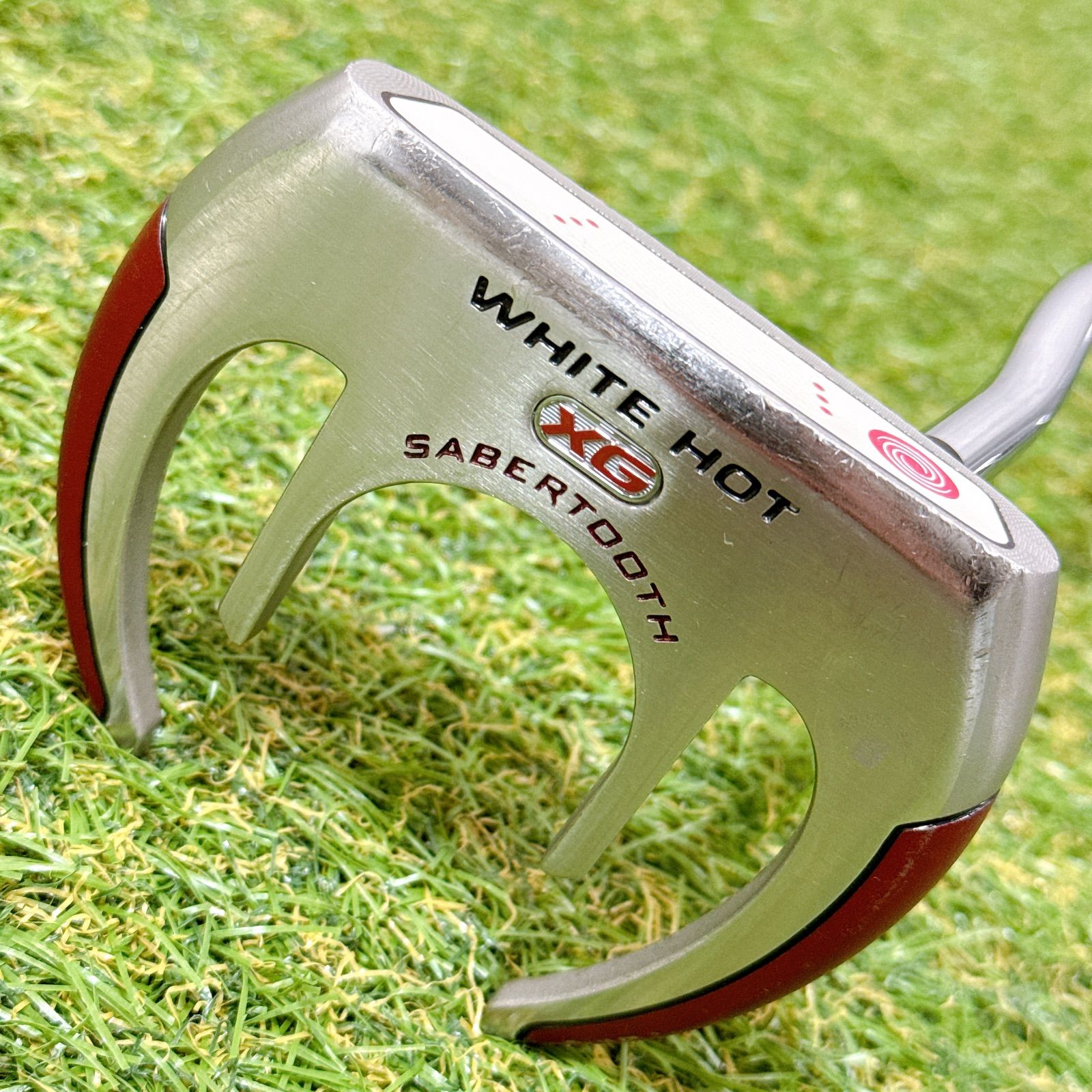 グリップ新品】オデッセイ ホワイトホット XG セイバートゥース パター