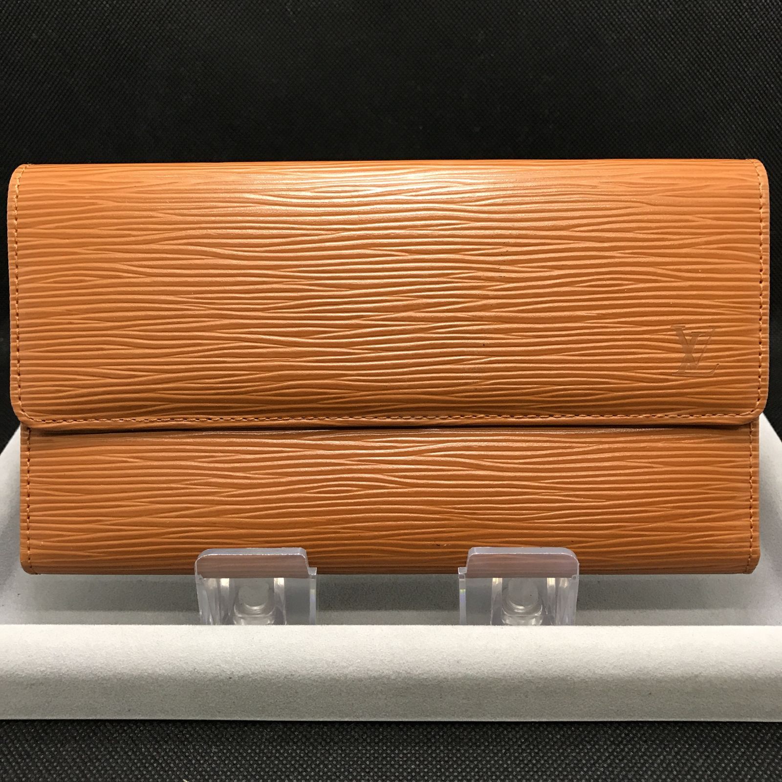 美品LOUIS VUITTON エピ ポルトトレゾールインターナショナル 長財布 美品 LOUIS VUITTON ルイヴィトン 長財布 ポルトトレゾール