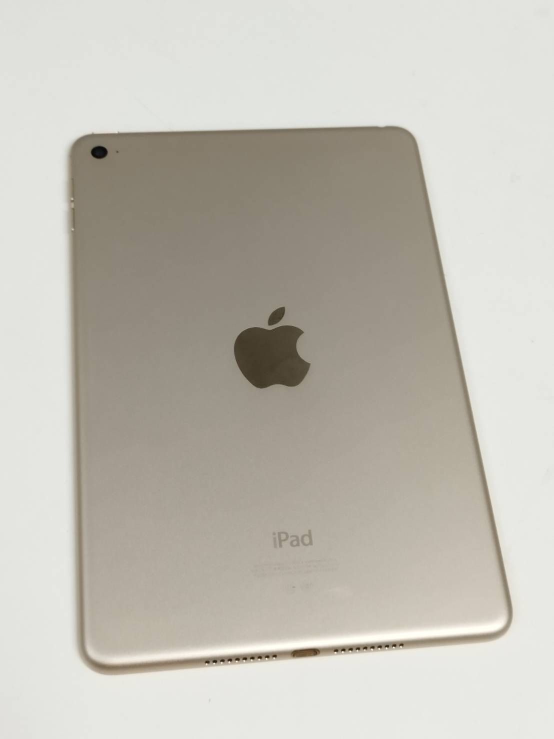良品】iPad mini 4/Wi-Fi/7.9インチ/A1538/128GB〈MK9Q2CH/A 