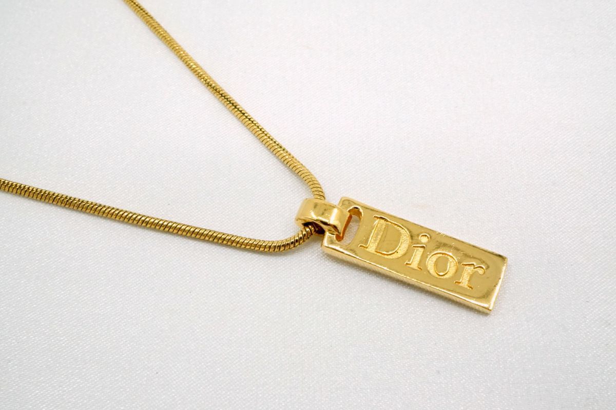 クリスチャン ディオール ヴィンテージ ネックレス ペンダント ロゴプレート スネークチェーン メッキ 金 ゴールド Christian Dior 6717j