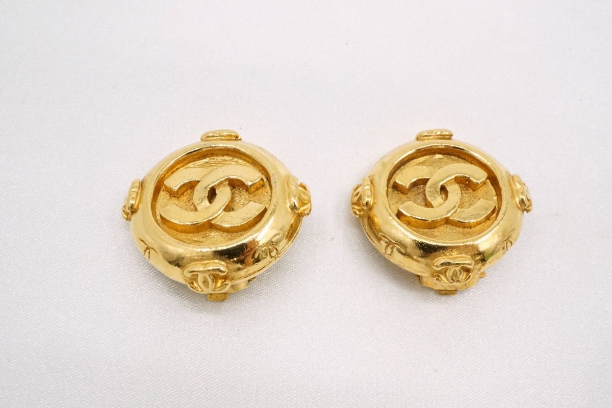シャネル ヴィンテージ イヤリング ココマーク ラウンド 丸型 ロゴ アクセサリー メッキ 金 ゴールド CHANEL 6721j