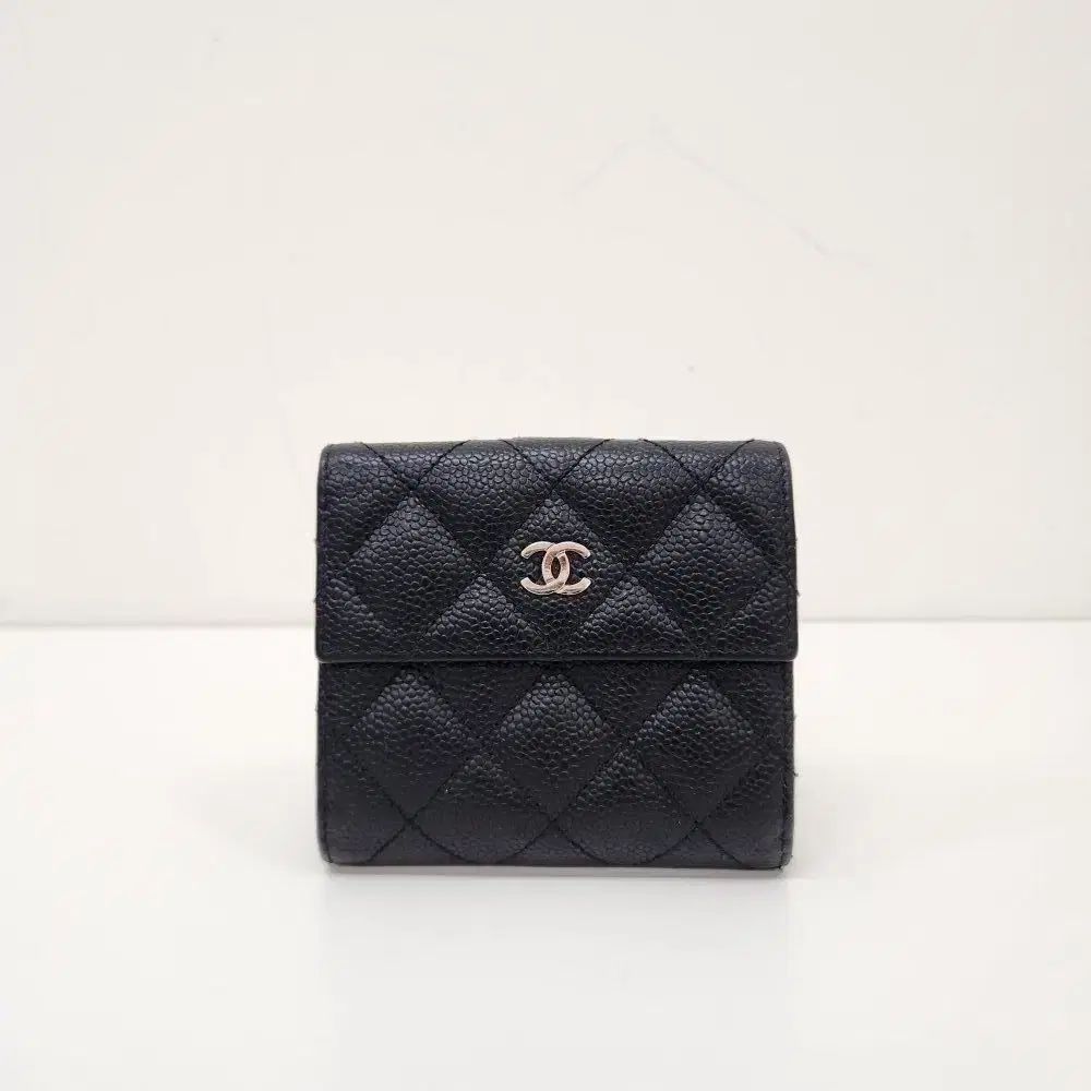中古ブランド CHANEL シャネル Classic スモール キャビア フラップ ウォレット 財布 19番台