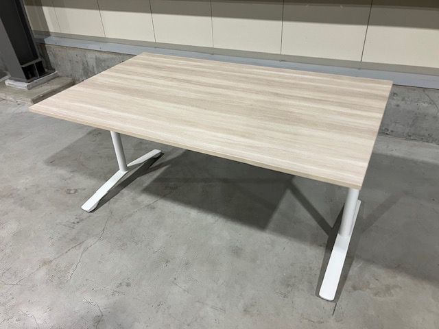 【東京都限定送料3300円も可】イトーキ　ノットワーク　幅1500　奥900　ホバーテーブル　アモナアカシア　ミーティング　会議　デスク　オフィス家具