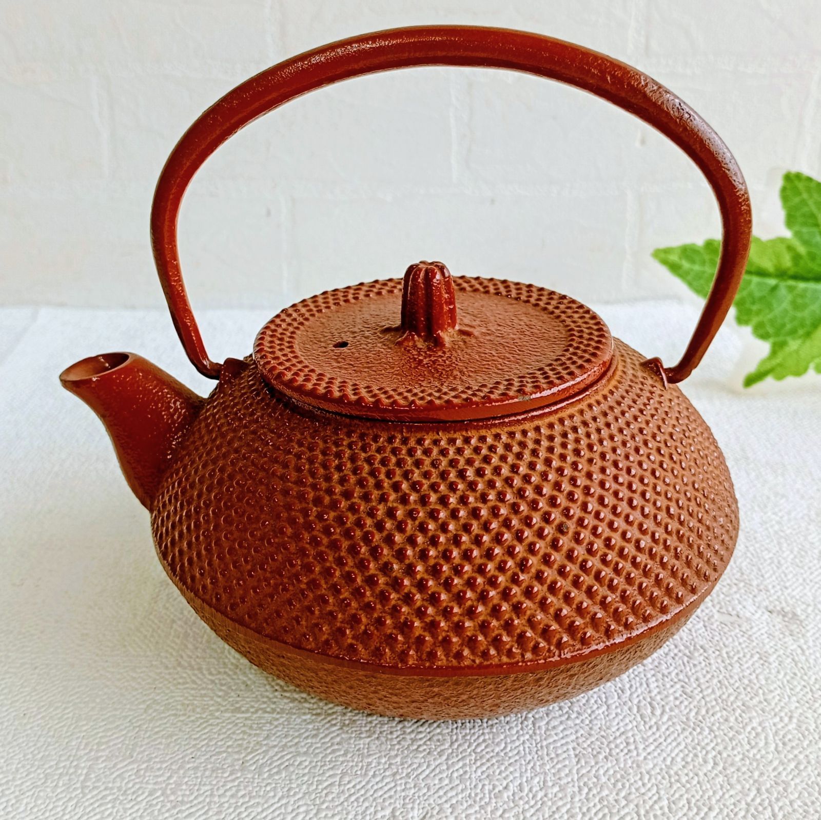 J121 未使用 鉄器 急須 茶系 銘なし 724g 茶道具 アラレ模様 内部
