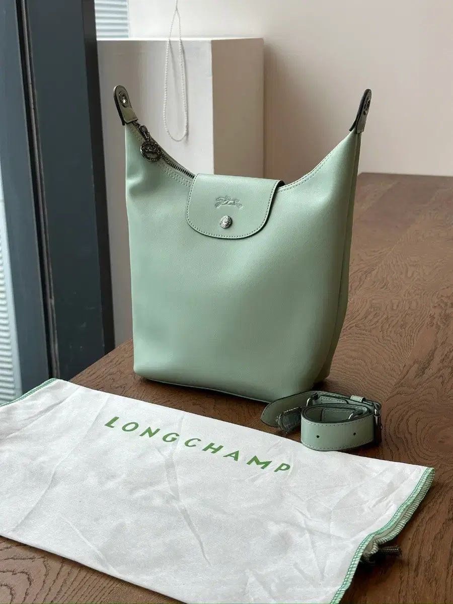 ロンシャンショルダーバッグ