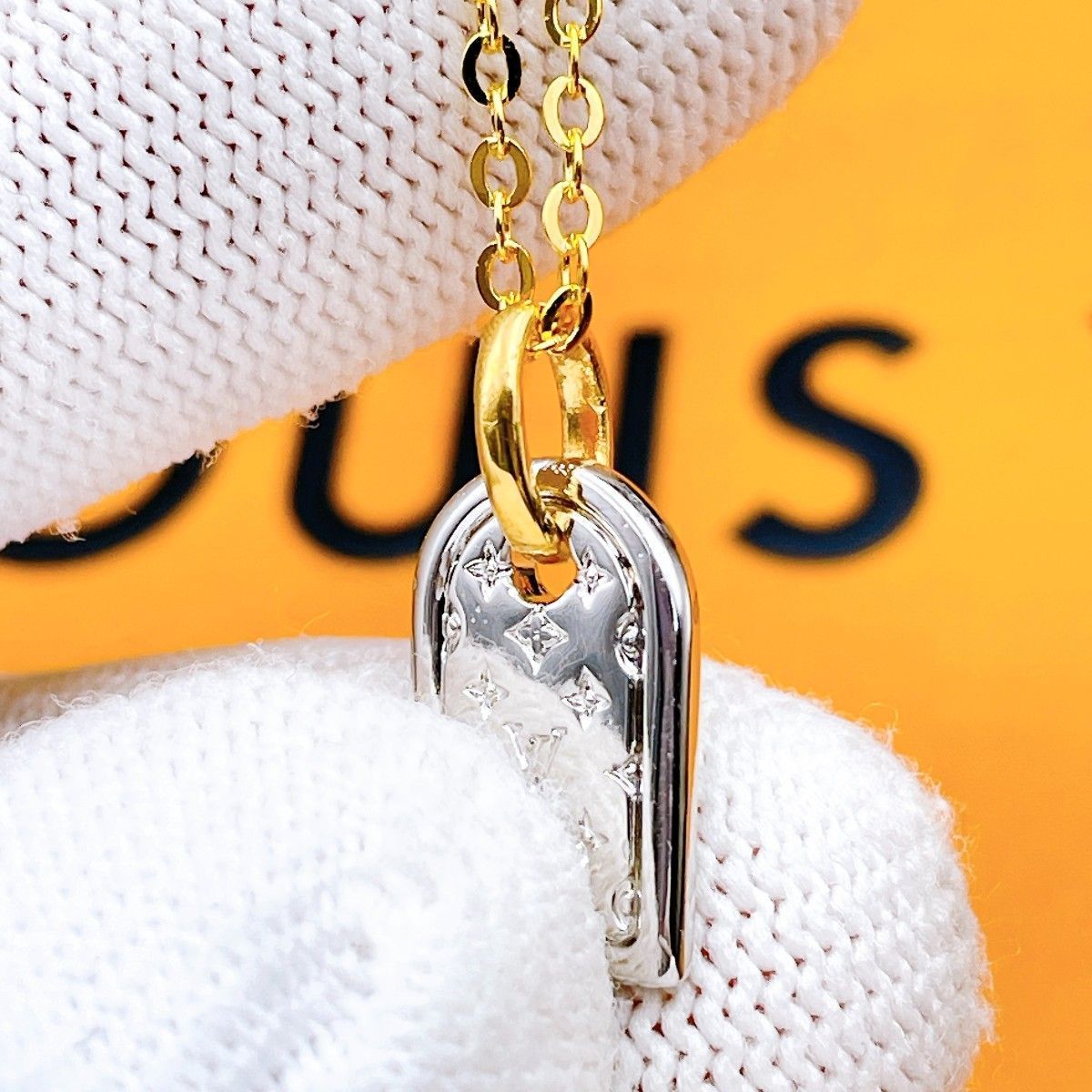 ◇ルイヴィトン◇新品仕上済 LOUIS VUITTON M63141 ナノグラム 