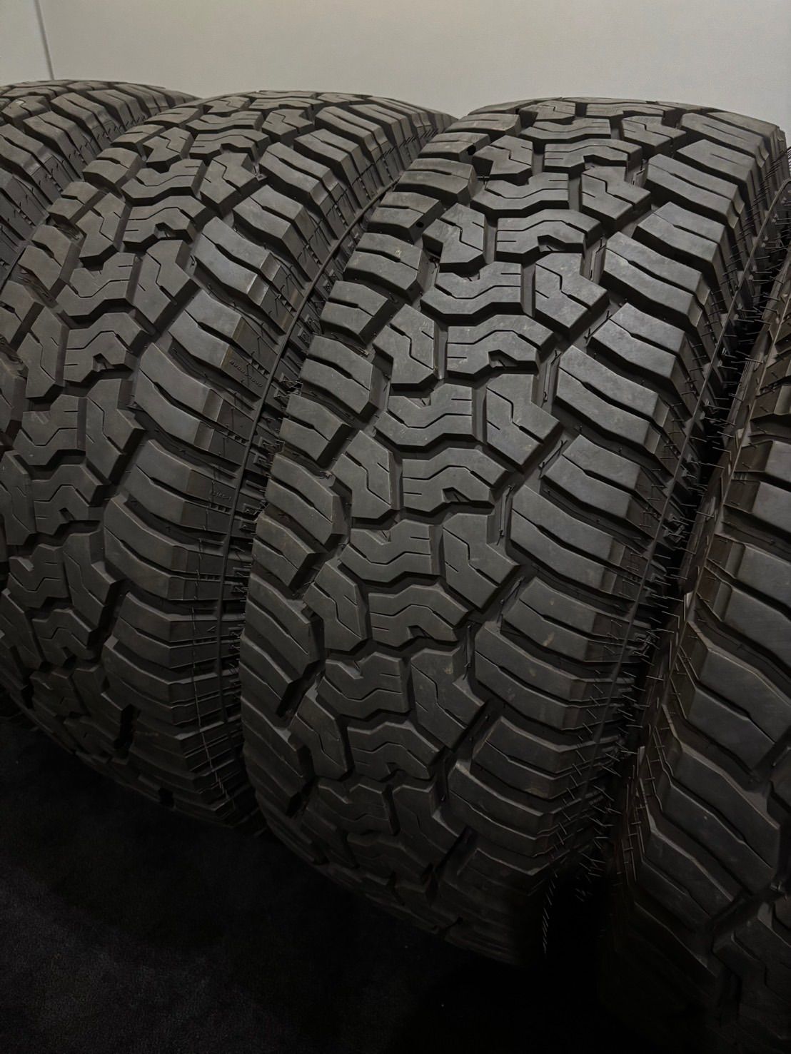★LT275/70R16 119/116Q 8PR YOKOHAMA/GEOLANDAR X-AT 24年製 夏タイヤ サマータイヤ 4本 ヨコハマ ランクル 100 シグナス (南10-M440)