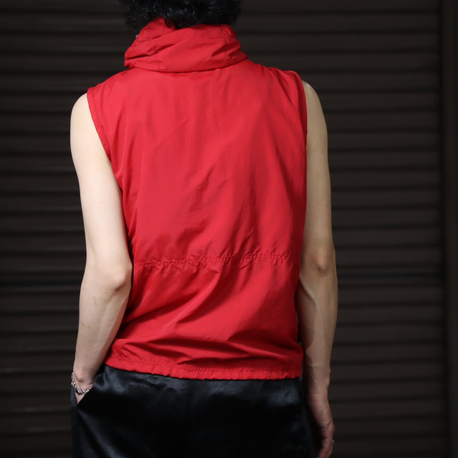 gorpcore sleeveless mountain jacket with multi-pockets テック デザイン ノースリーブ ジップアップ マウンテン ジャケット マルチポケット レッド 赤 gorpcore sleeveless mountain jacket with multi-pockets テック デザイン ノースリーブ ジップアップ マウンテン ジャケット マルチポケット レッド 赤