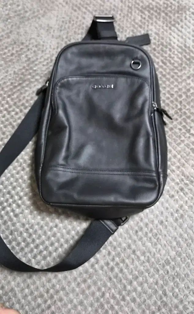 コーチ スリングバック 黒 メンズ バッグ