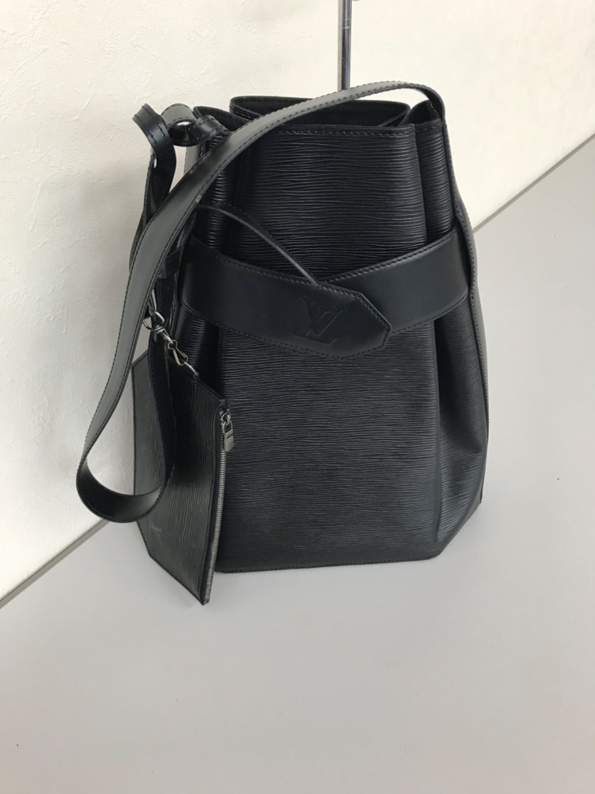 AOK LOUIS VUITTON エピレザー サックデポールショルダーバッグ