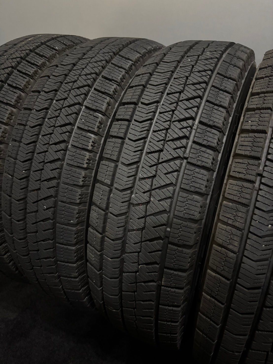 ★175/70R14 BRIDGESTONE/VRX2 23年製 スタッドレス 4本 ブリヂストン ブリザック アクア ヤリス フィット (3-M446)