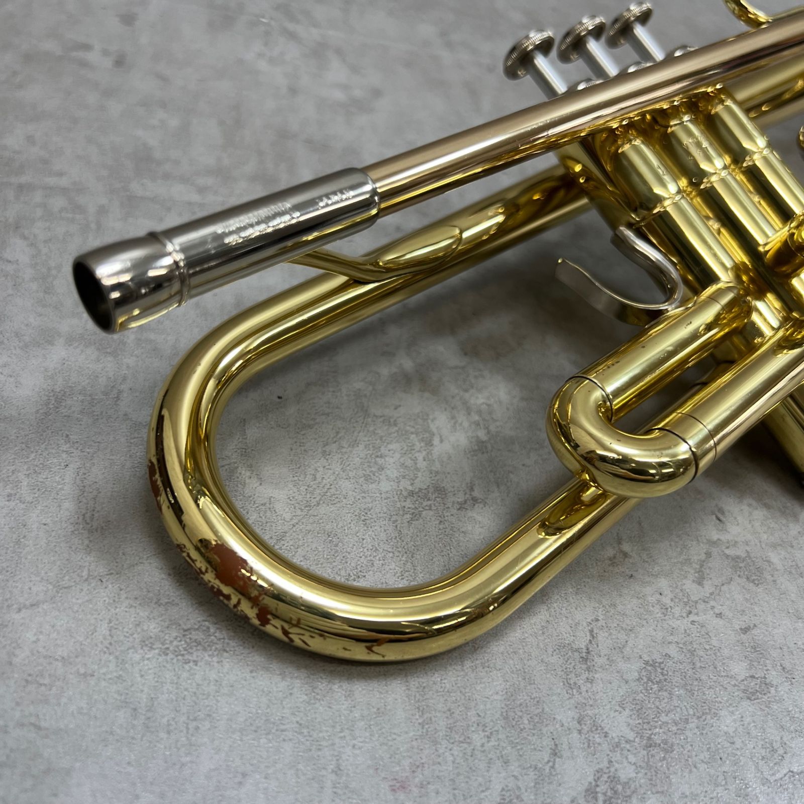 【未使用級】YAMAHA ヤマハ YTR 2320E トランペット マウスピース ヤマハ B♭トランペット YTR-2320E イエローブラス 純正マウスピース