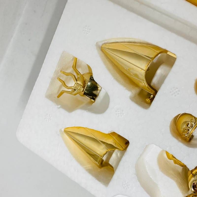 未使用】 BANDAI 聖闘士星矢 聖闘士聖衣大系 黄金聖衣 乙女座のクロス