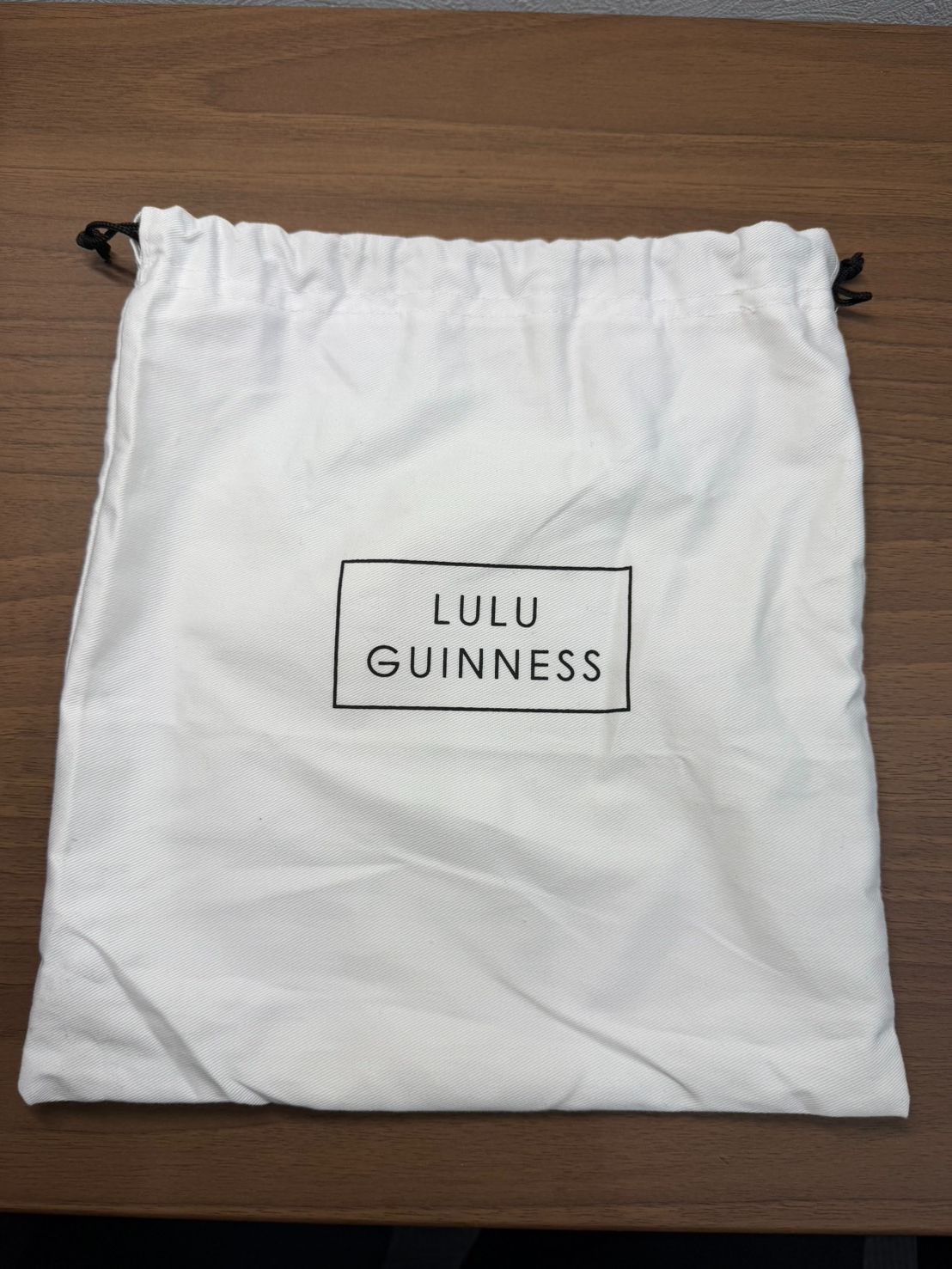 美品】ルルギネス LULU GUINNESS リップ型 アクリル Perspex クラッチ