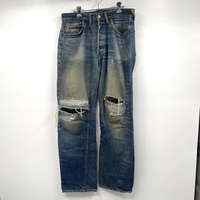 【中古】60s LEVI'S デニムパンツ BIGE ボタン裏2 実寸W88cm インディゴ ▲両膝破れ 両膝,股下リペア リーバイス[17]