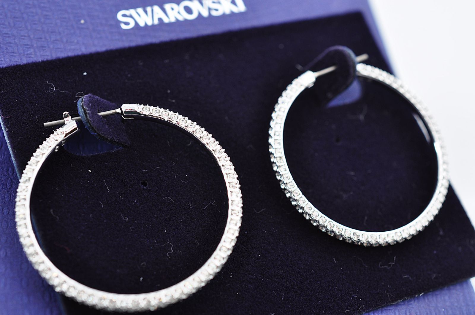 SWAROVSKI スワロフスキー クリスタル フープ ピアス シルバー 銀 スワン刻印 箱付