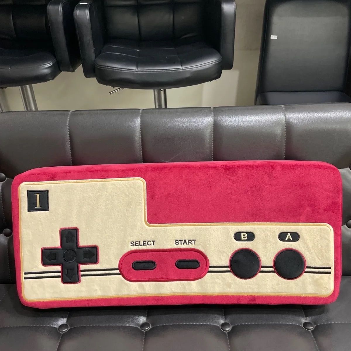任天堂ミュージアム スーパーファミコンクッション 任天堂ミュージアム 限定販売 初代スーパーファミコン コントローラー