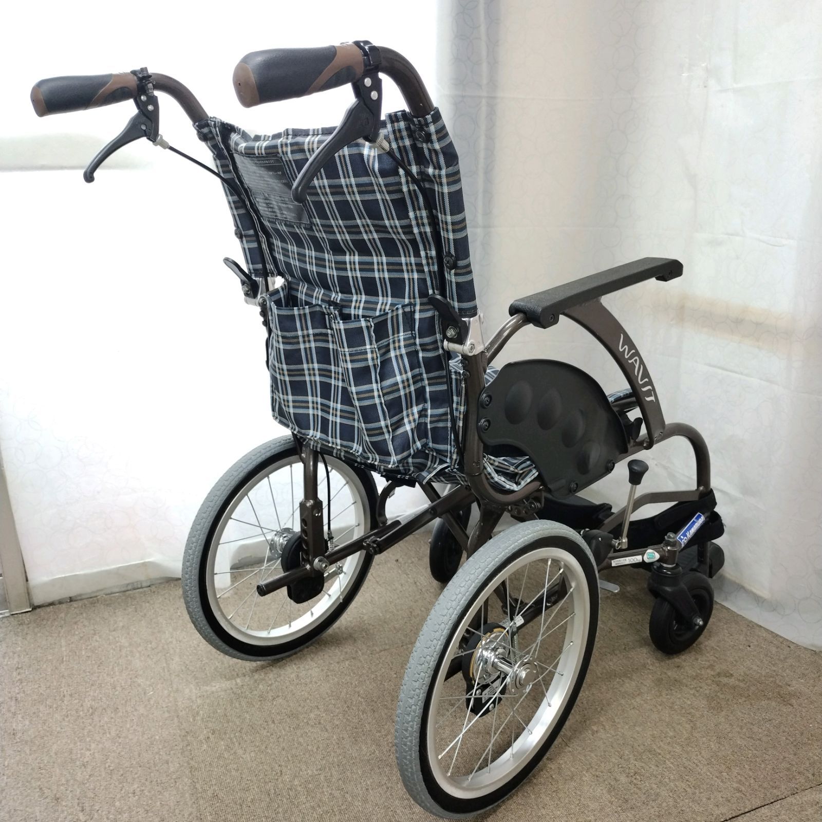 (WC-13328) カワムラサイクル WAVIT ウェイビット WA16-40S ノーパンクタイヤ kawamura かわむら 介助型 介助式 車椅子 車イス 車いす 在宅介護 福祉用具 介護【中古】 (WC-13328) カワムラサイクル WAVIT ウェイビット WA16-40S ノーパンクタイヤ kawamura かわむら 介助型 介助式 車椅子 車イス 車いす 在宅介護 福祉用具 介護【中古】
