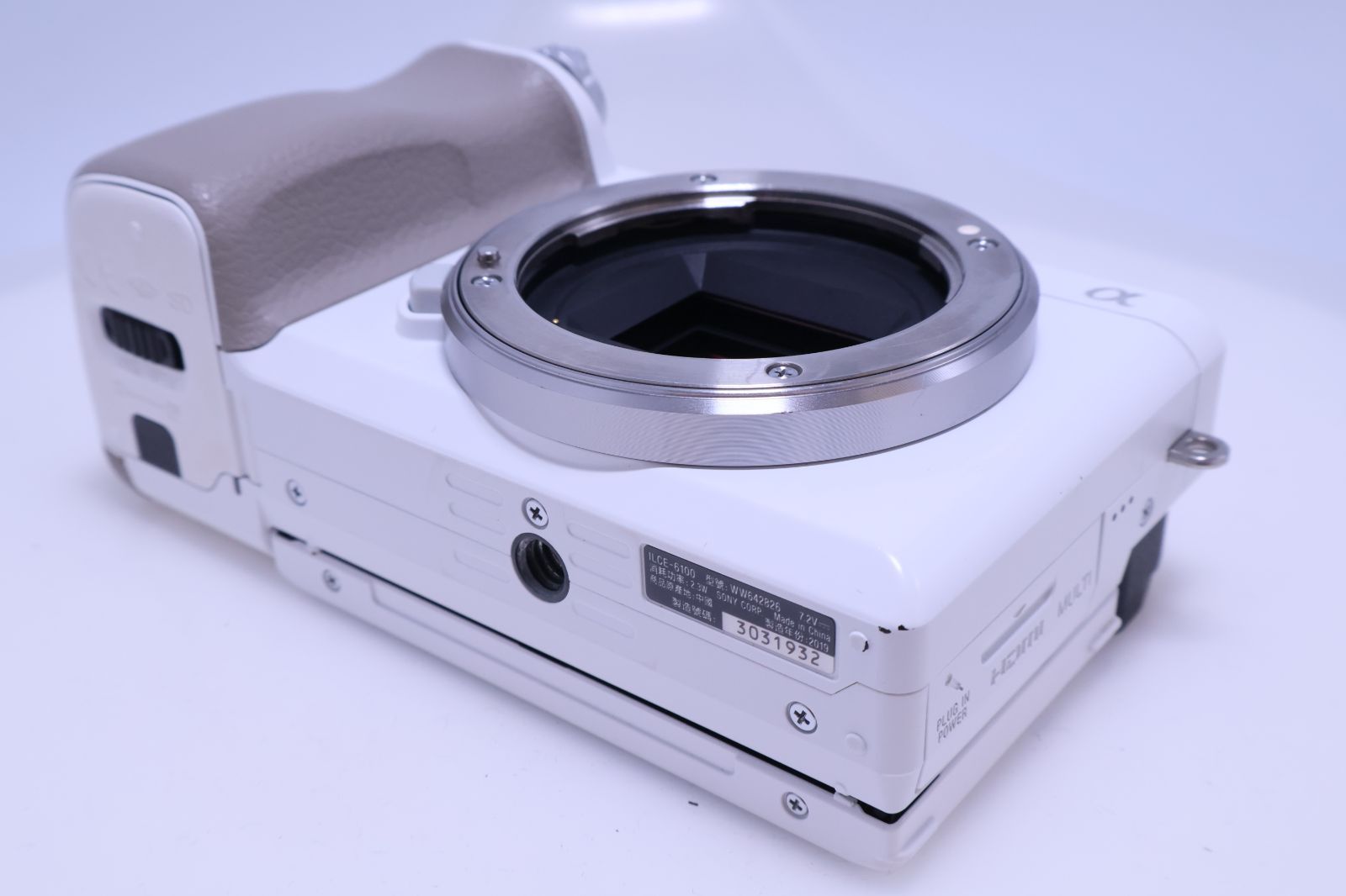 7,927回 極美品】SONY α6100 ボディ ホワイト ILCE-6100 ミラーレス