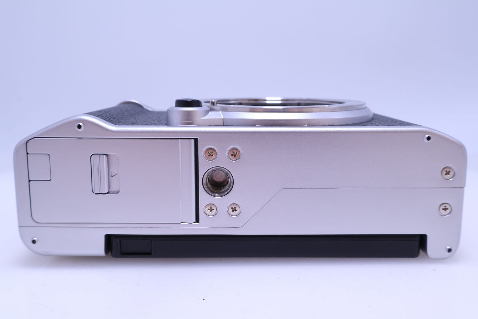 1,927回 ほぼ新品】FUJIFILM X-M5 ボディ シルバー ミラーレス一眼 