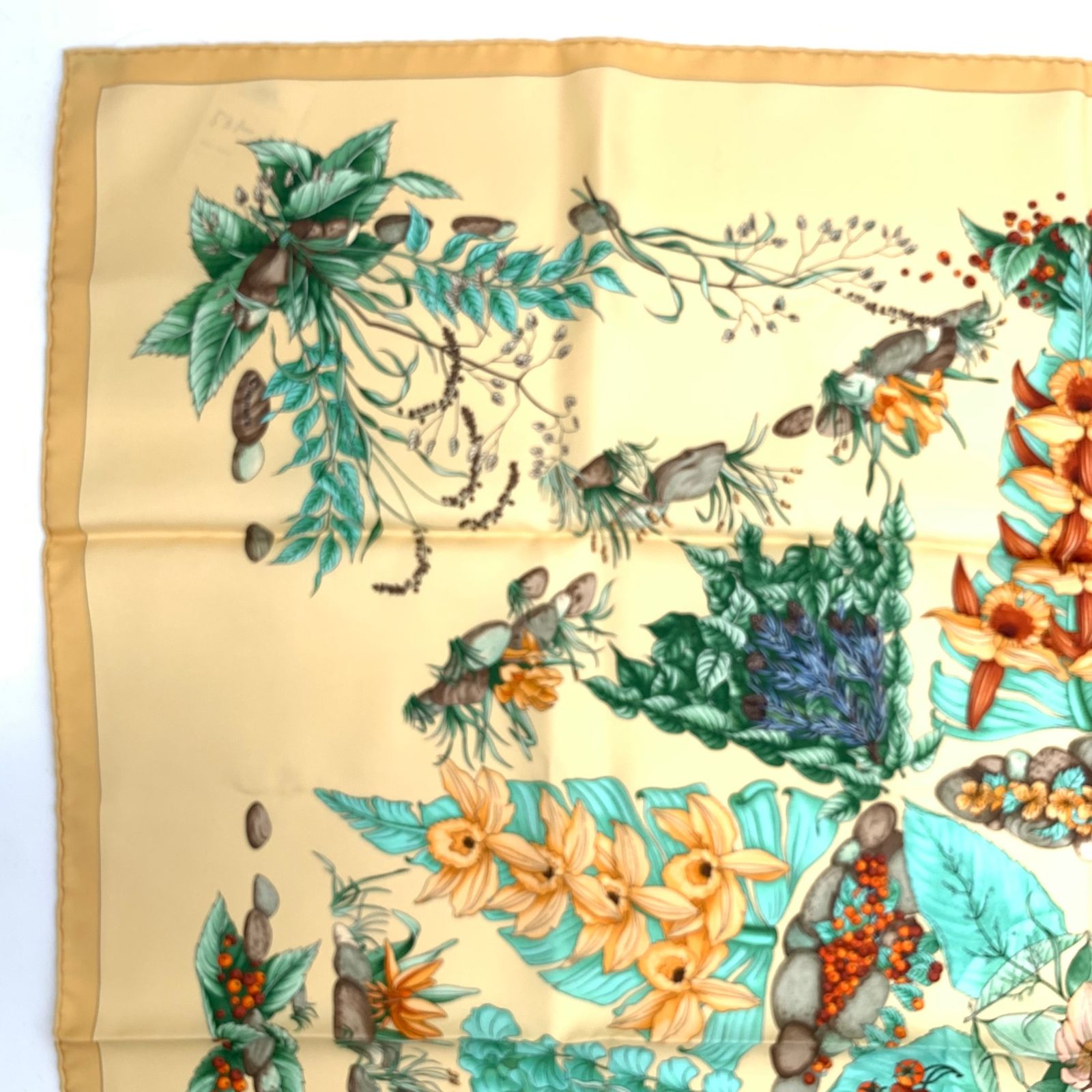 新品同様 HERMES エルメス カレ90 Pythagore ピタゴラス イエロ×マルチ