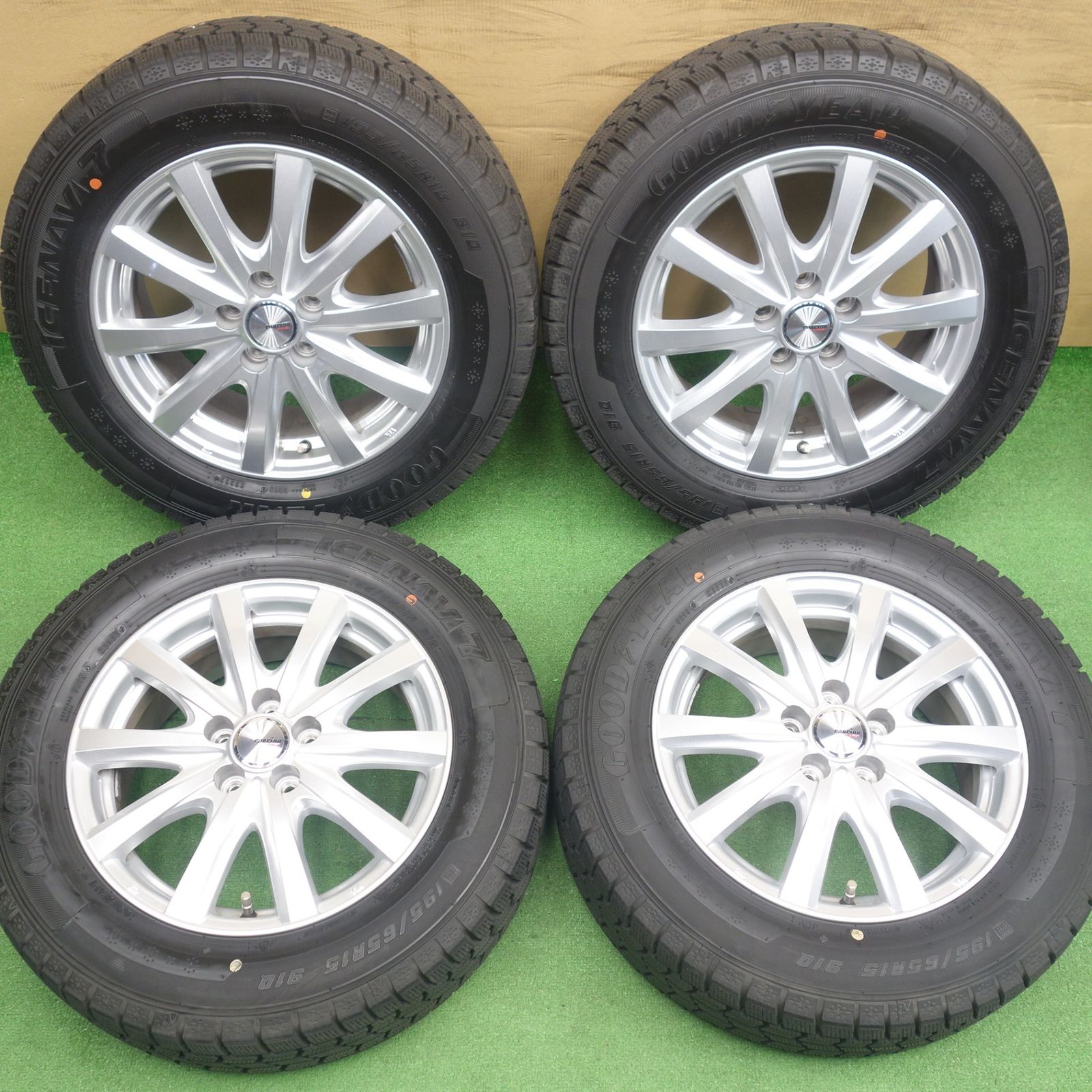 バリ溝！22年！キレイ！9.5分☆プリウス 等 195/65R15 スタッドレス