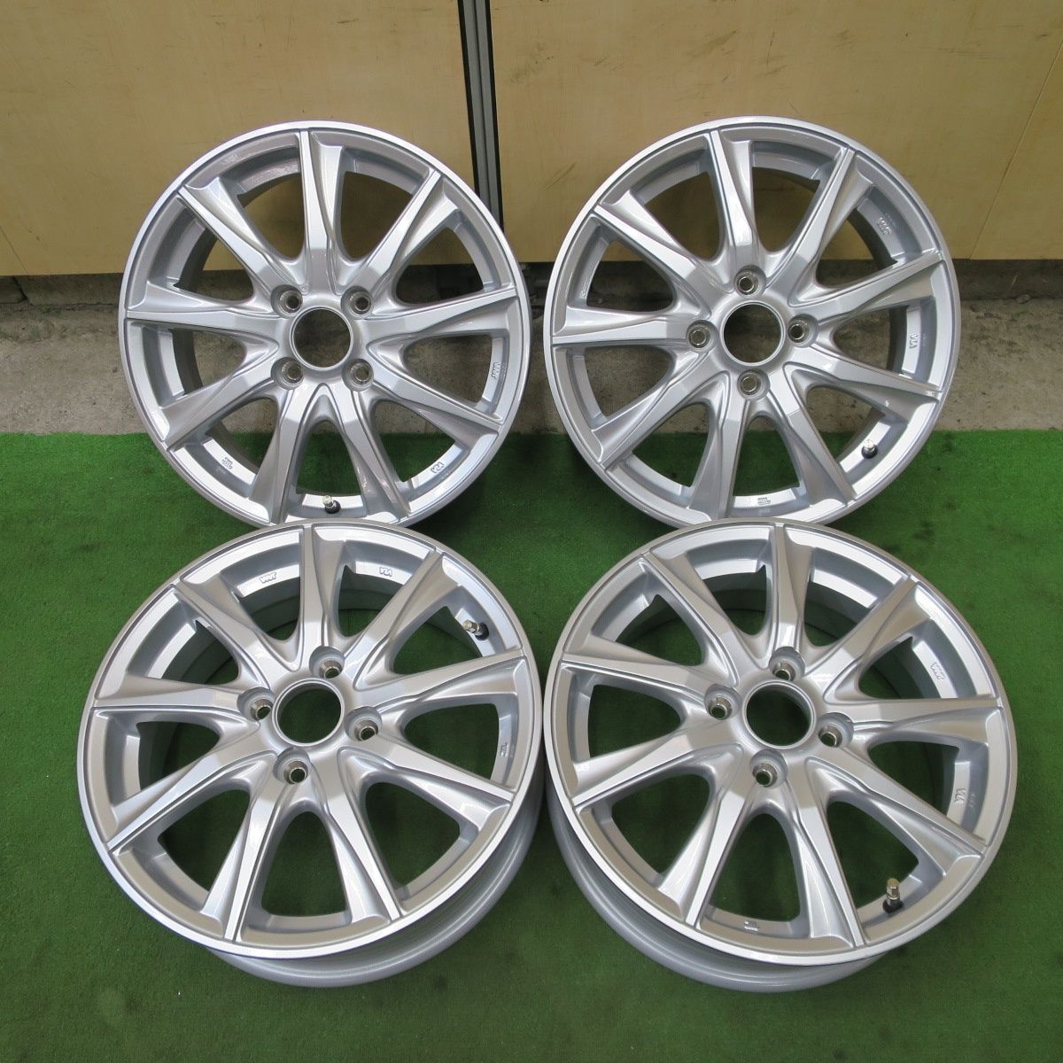 [送料無料] 未使用！キャップ付き★DUFACT デュファクト 15インチ 社外 アルミ ホイール 15×5.5J PCD100/4H★6052902NGホ