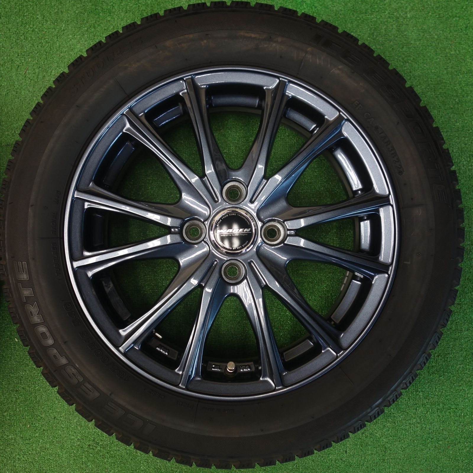 キレイ！22年☆スタッドレス 185/60R15 アイスエスポルテ WAREN