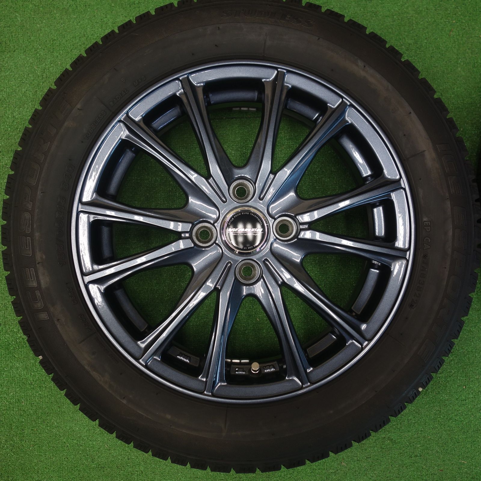 キレイ！22年☆スタッドレス 185/60R15 アイスエスポルテ WAREN