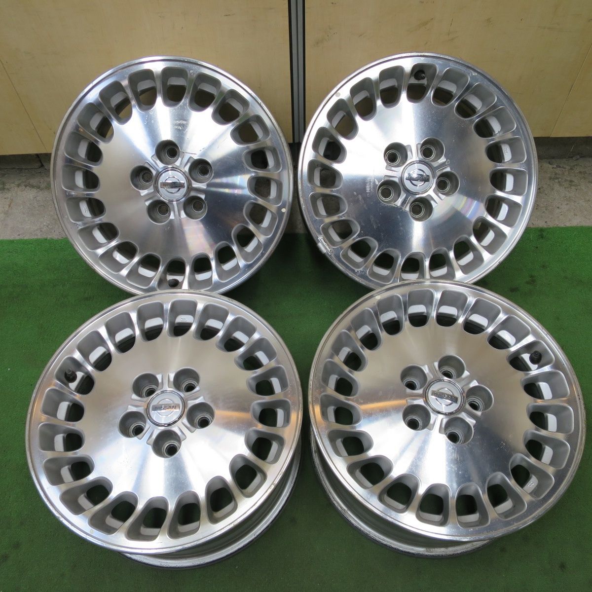 [送料無料] 4本価格★日産 Y33 シーマ 純正 ホイール 16インチ 16×7JJ PCD114.3/5H★6052903NGホ 28,656円