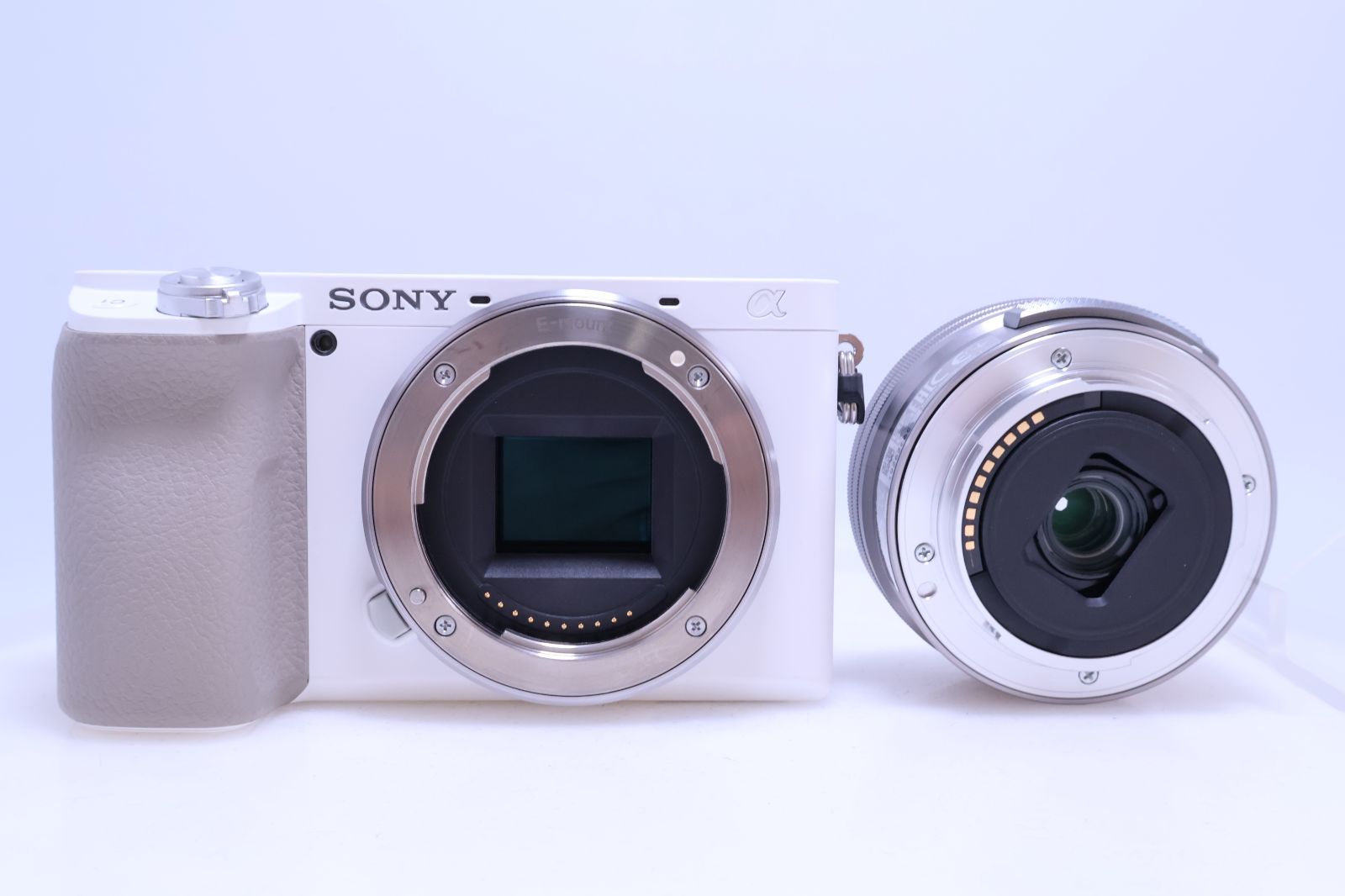 4,201回 ほぼ新品】SONY α6100 パワーズームレンズキット ホワイト