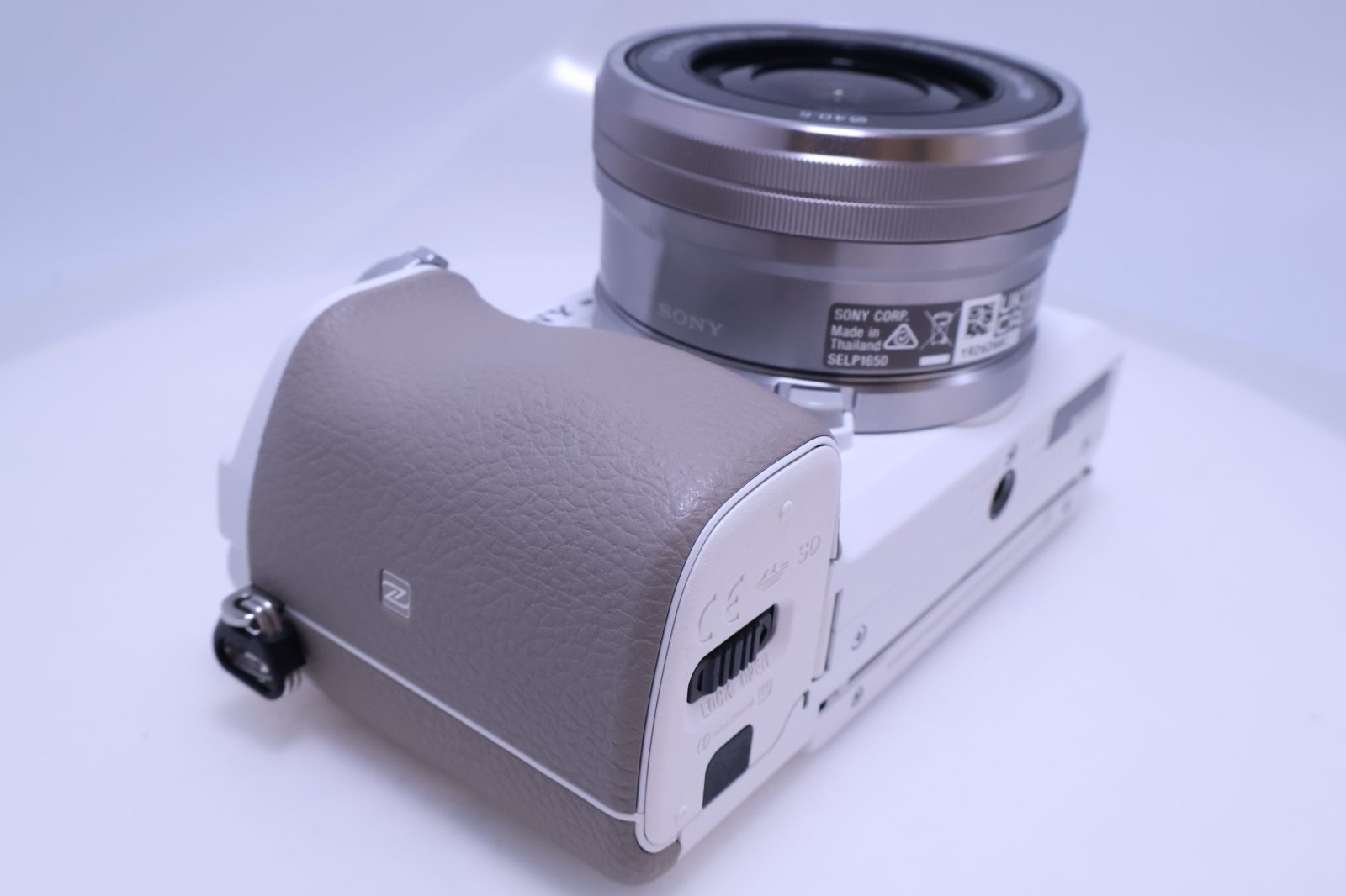 4,201回 ほぼ新品】SONY α6100 パワーズームレンズキット ホワイト