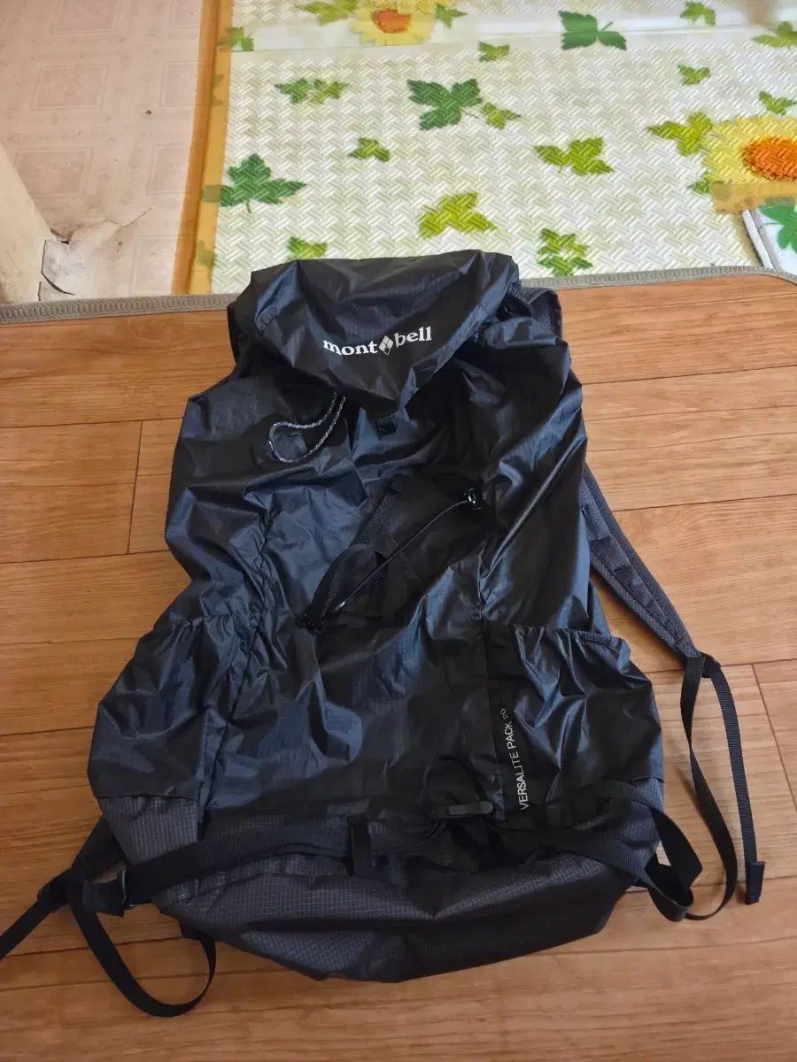 モンベル バーサライトパック 20 ブラック バッグ バックパック 出品
