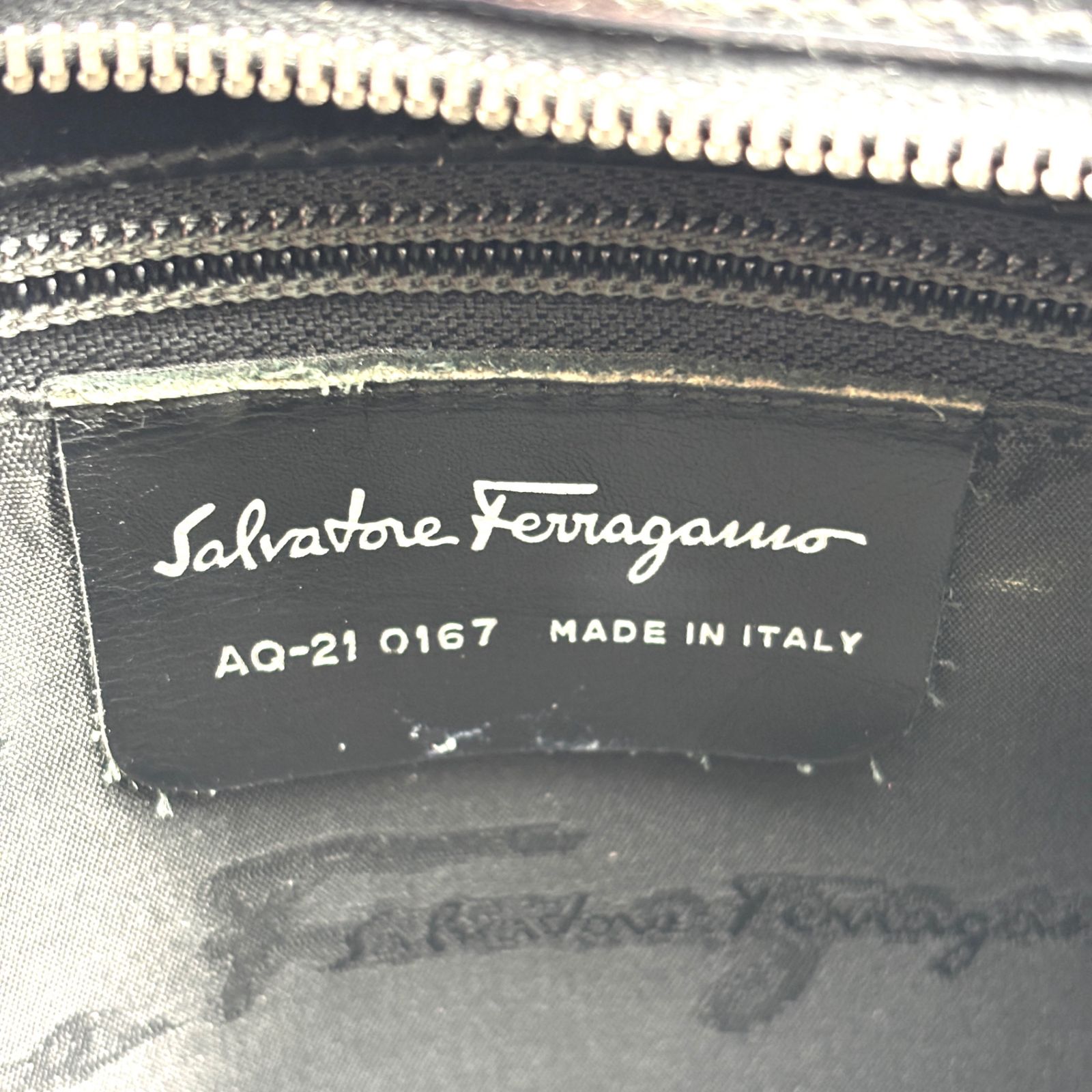 サルヴァトーレフェラガモ Salvatore Ferragamo ダブルガンチーニ 