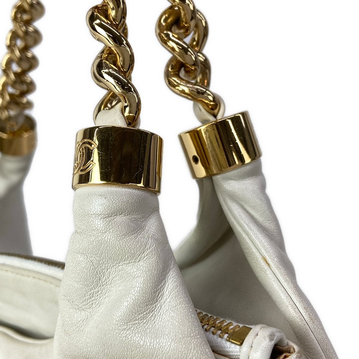 CHANEL(シャネル) ショルダーバッグ - A38460 アイボリー ゴールド金具