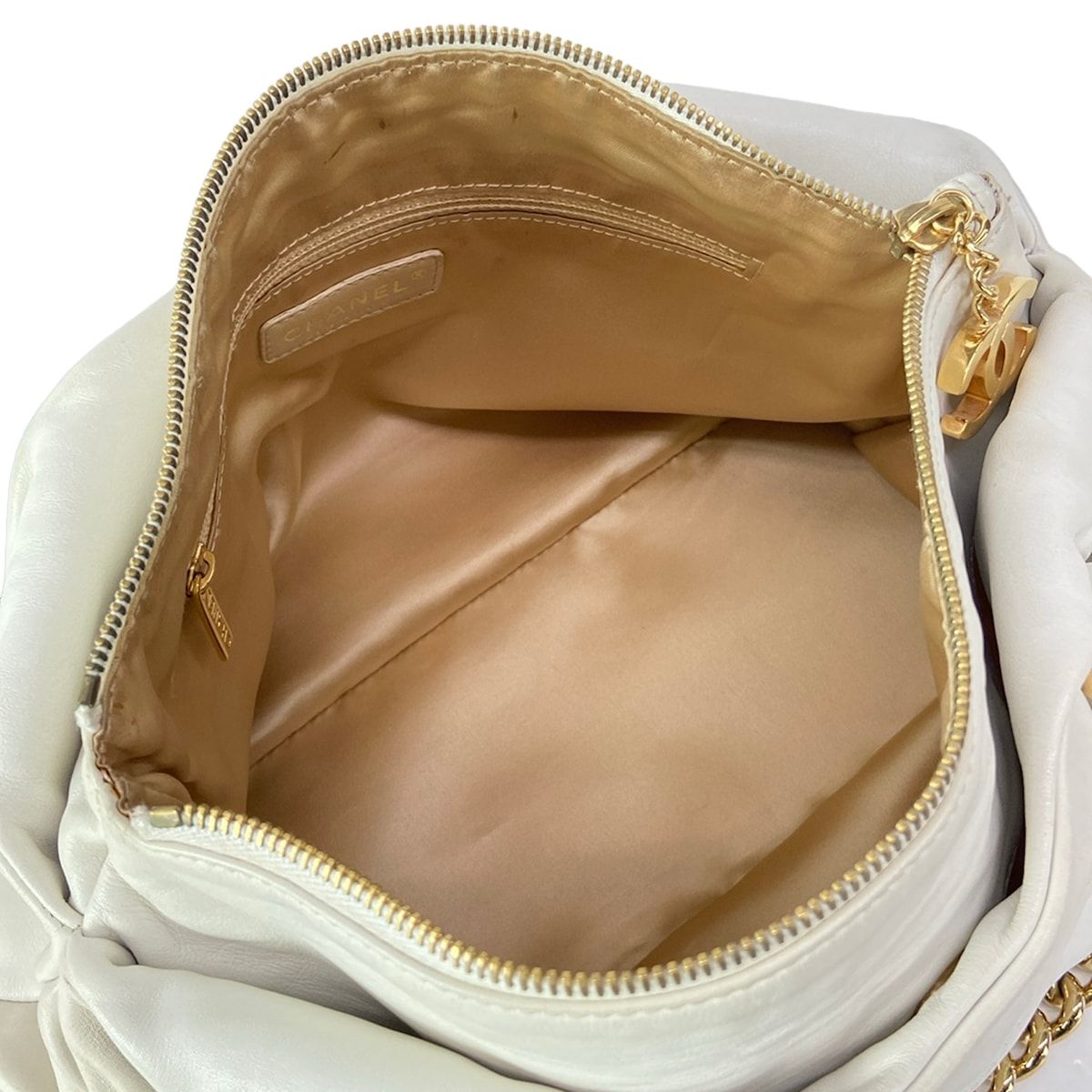 CHANEL(シャネル) ショルダーバッグ - A38460 アイボリー ゴールド金具