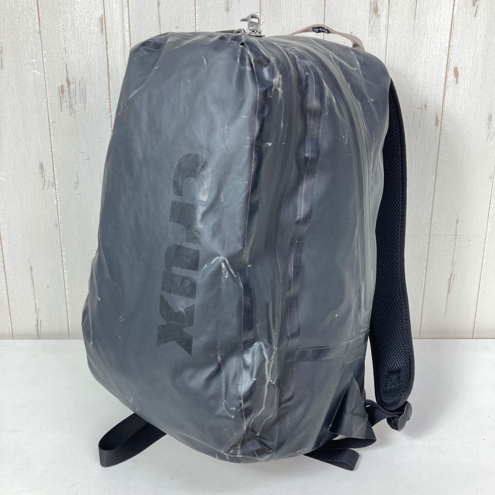 ?️OneSize ブラック系 Crux ( クラックス ) マグ 28 Mag 28 ナイロン バッグ ストレージ バックパック デイパック 容量【～29L】 z00058671 デイパック 容量【～29L】 バックパック バッグ ストレ