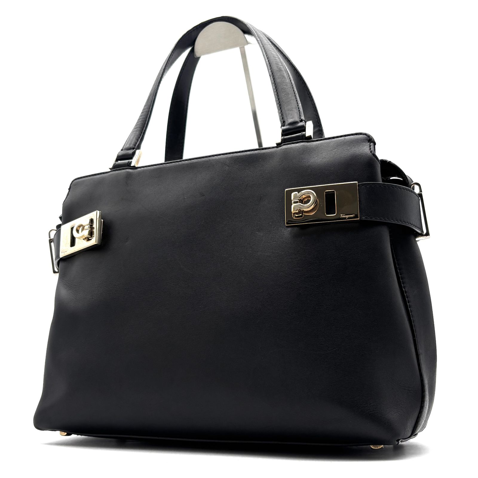 サルヴァトーレフェラガモ Salvatore Ferragamo ダブルガンチーニ