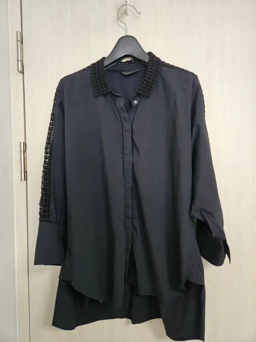 タイム ポストモダン ブラック シャツ レース デザインテープ