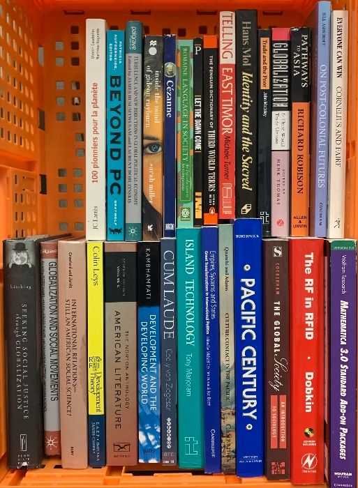 洋書関係 まとめて25冊以上 BEYOND PC EAST TIMOR PACIFIC CENTURY 他