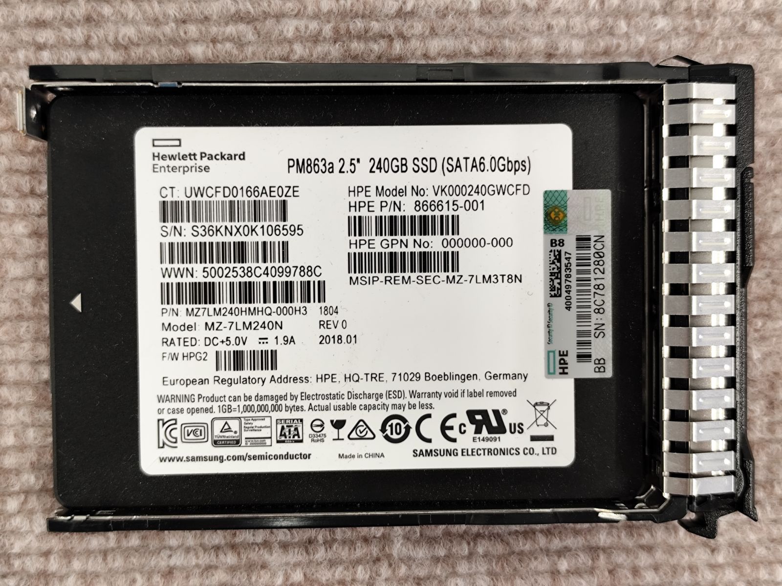 HPE 866615-001 240GB SATA 2.5インチ SSD/HZ1