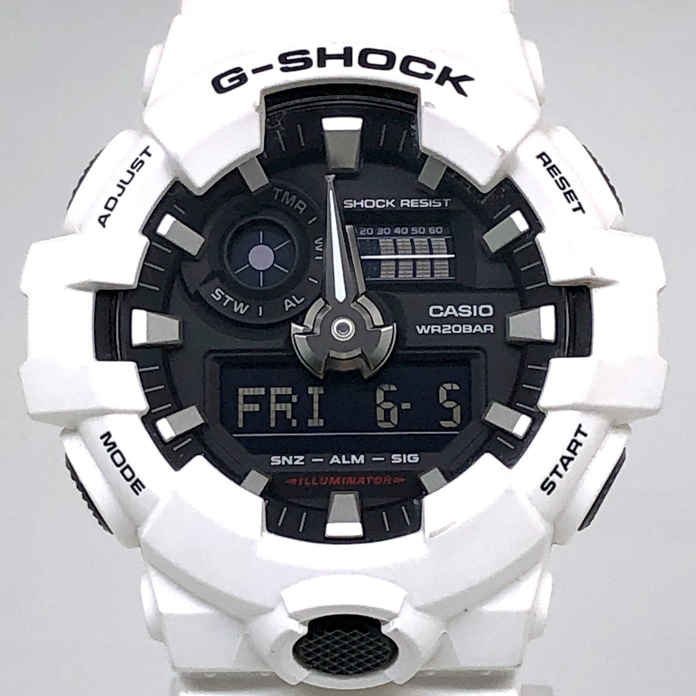 G-SHOCK ジーショック GA-700-7A ビッグケース LEDライト フロントボタン アナデジ ホワイト ブラック 2017年2月発売