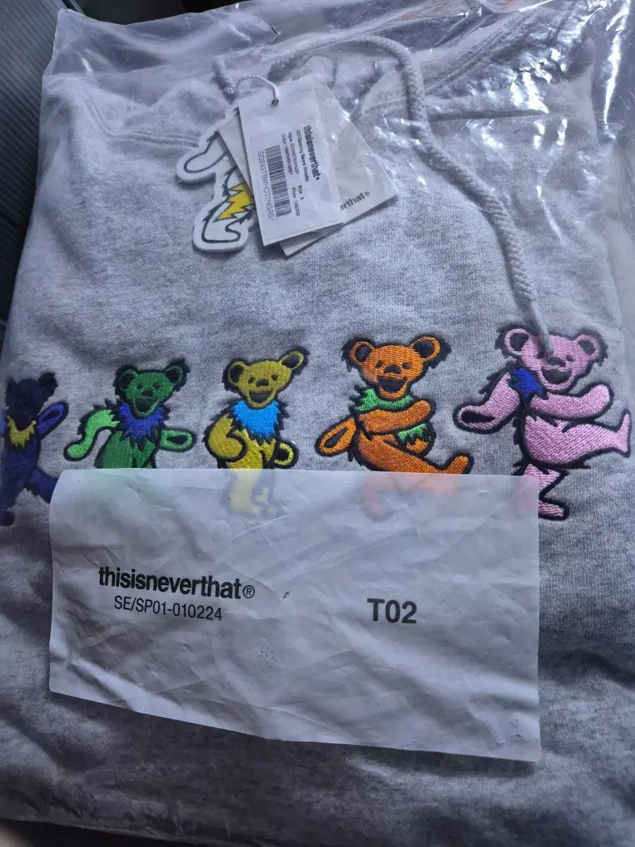 （新品）ディスイズネバーザット x グレートフルデッド ダンシング クマ フーディー