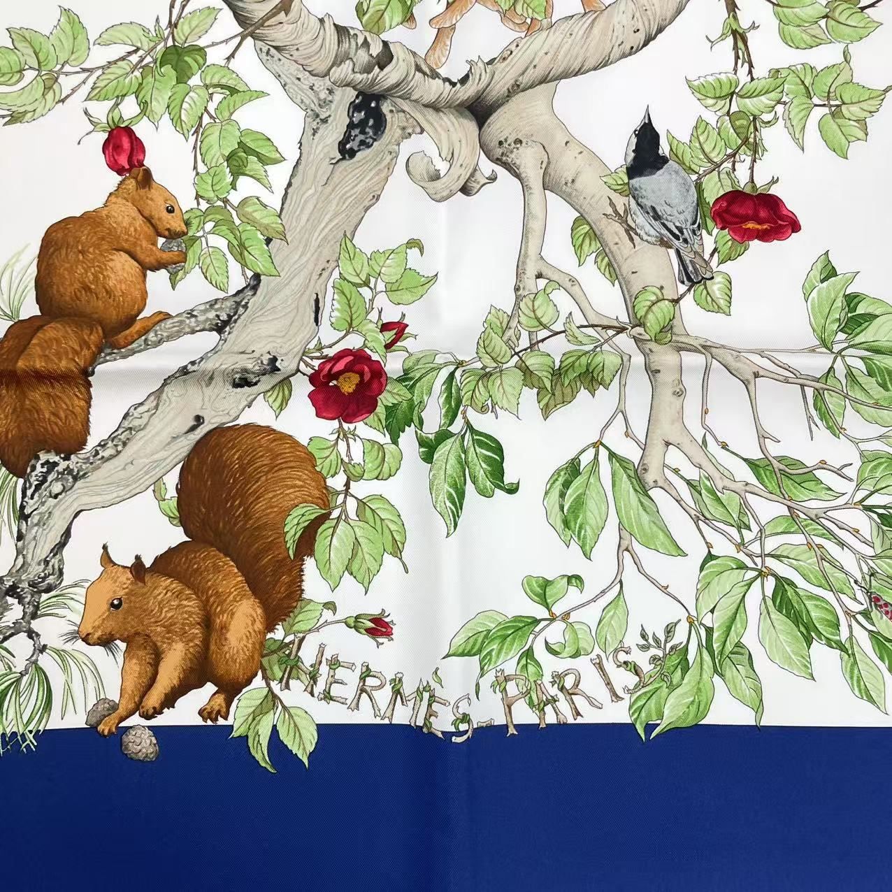 新品同様 HERMES エルメス カレ90 AU COEUR DES BOIS 森の中で