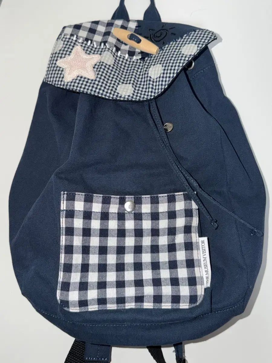 THE MUSEUM VISITOR CHECK DOT PATTERN バックパック