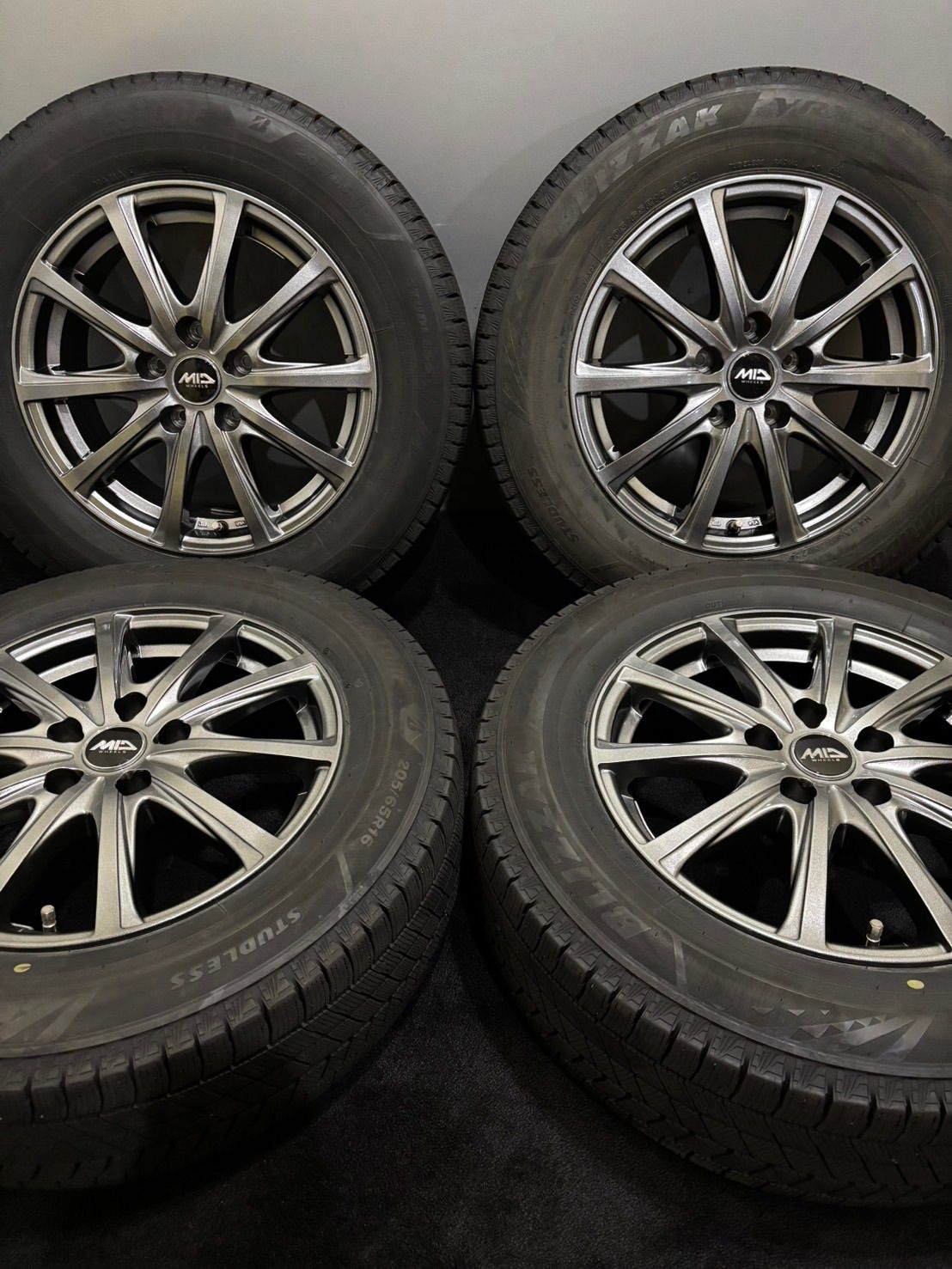 ★美品 205/65R16 BRIDGESTONE/VRX3 23年製 MID 16インチ 6.5J +38 114.3 5H スタッドレス 4本 カローラクロス エスティマ (南2-M461)