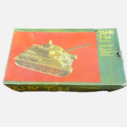 未組立　ソ連製 T-34 戦車 プラモデル 1/30 オゴニョーク 未組立 激レア 当時物