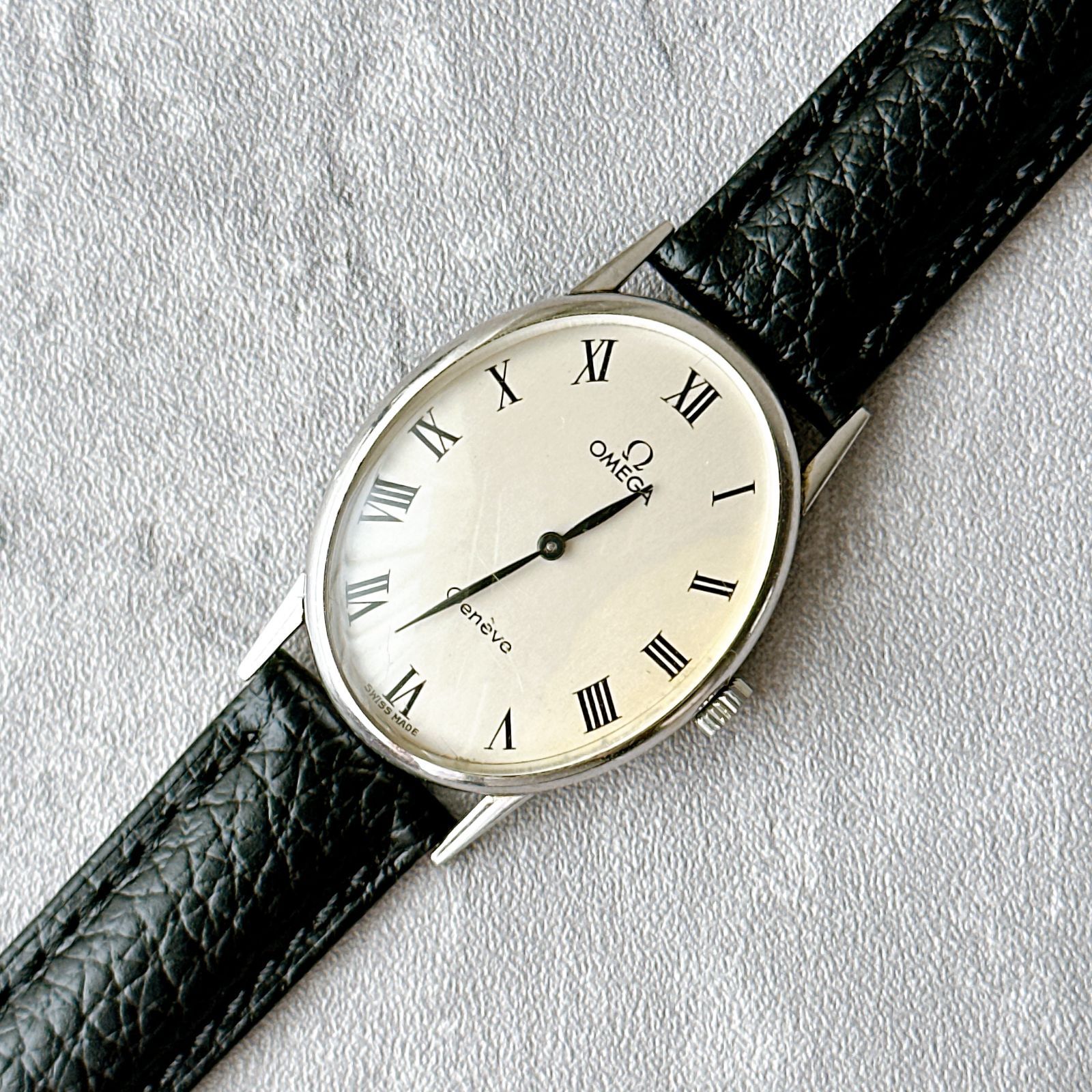 OMEGA geneve ユニセックス　手巻き時計 シルバー文字盤　稼働 OMEGA Geneve オメガ ジュネーブ 手巻き ローマンインデックス