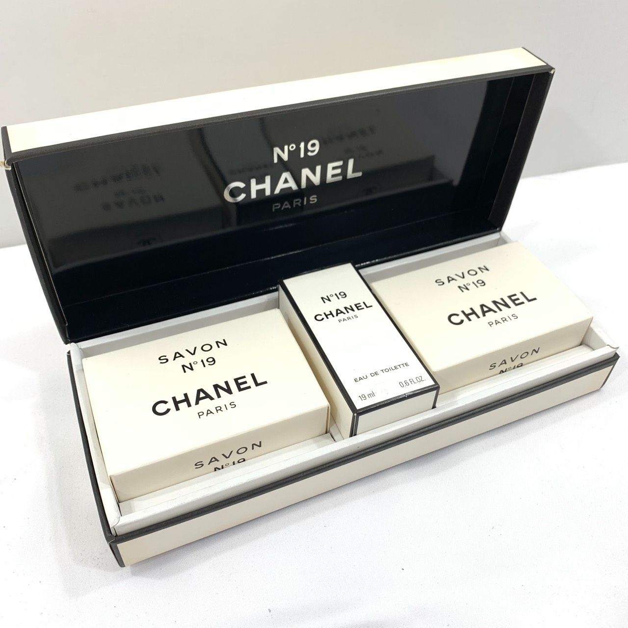 新品未使用品!!】CHANEL シャネル No19 サヴォン トワレットセット